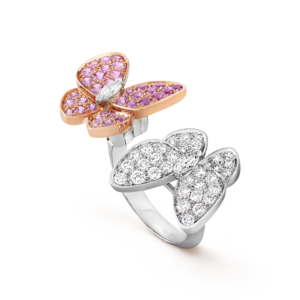 Bague Two Butterfly, entre les doigts